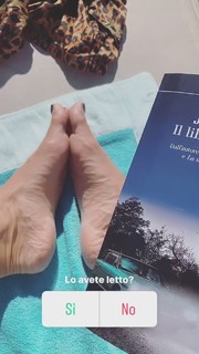 Francesca Leto feet photo thumbnail