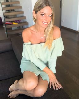 Francesca Leto feet photo thumbnail