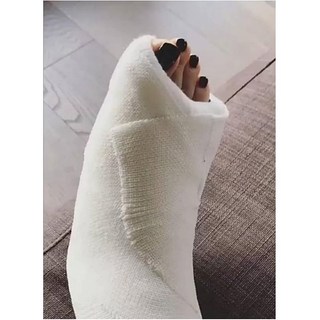 Francesca Leto feet photo thumbnail