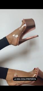 Francesca Leto feet photo thumbnail