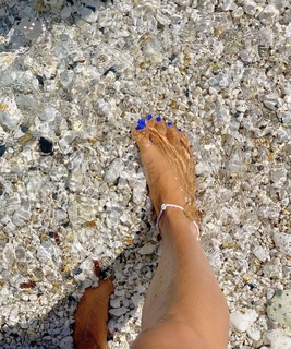 Francesca Leto feet photo thumbnail