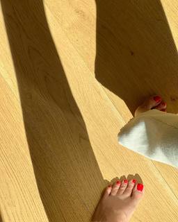 Francesca Leto feet photo thumbnail