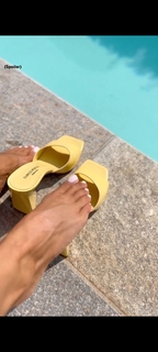 Francesca Leto feet photo thumbnail