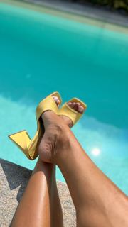 Francesca Leto feet photo thumbnail