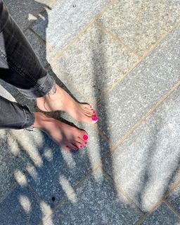 Francesca Leto feet photo thumbnail