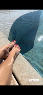 Francesca Leto feet photo thumbnail