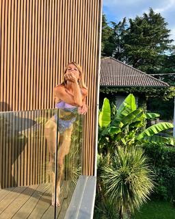 Francesca Leto feet photo thumbnail