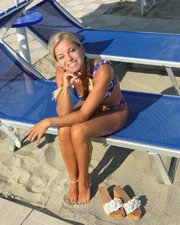 Francesca Leto feet photo thumbnail