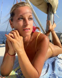 Francesca Leto feet photo thumbnail