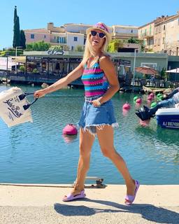 Francesca Leto feet photo thumbnail