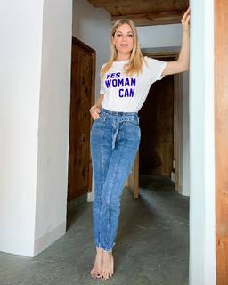 Francesca Leto feet photo thumbnail