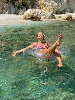 Francesca Leto feet photo thumbnail