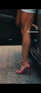 Francesca Leto feet photo thumbnail