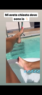 Francesca Leto feet photo thumbnail