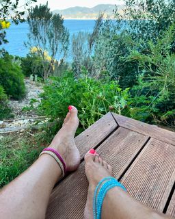 Francesca Leto feet photo thumbnail