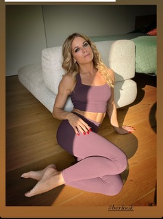 Francesca Leto feet photo thumbnail