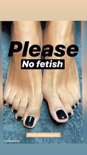 Francesca Lodo feet photo 2