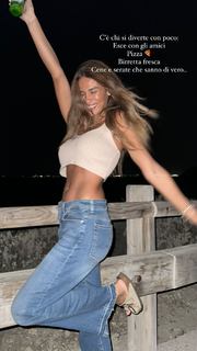 Francesca Lodo feet photo 15