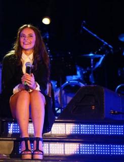 Francesca Michielin feet photo thumbnail