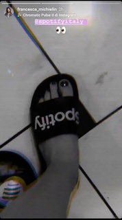 Francesca Michielin feet photo thumbnail
