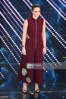 Francesca Michielin feet photo thumbnail