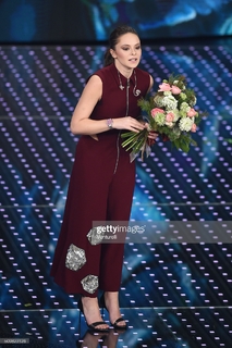 Francesca Michielin feet photo thumbnail