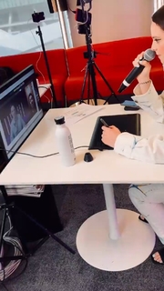 Francesca Michielin feet photo thumbnail