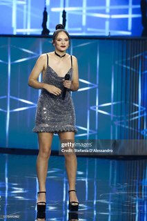 Francesca Michielin feet photo thumbnail