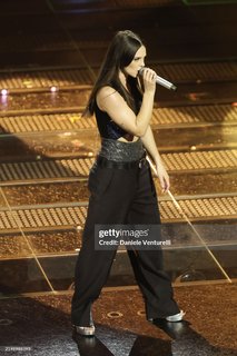 Francesca Michielin feet photo thumbnail