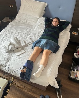 Francesca Michielin feet photo thumbnail