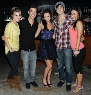 Francia Raisa feet photo thumbnail