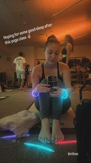 Francia Raisa feet photo thumbnail