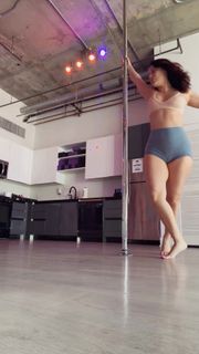 Francia Raisa feet photo 8