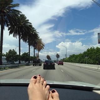 Franciely Freduzeski feet photo thumbnail