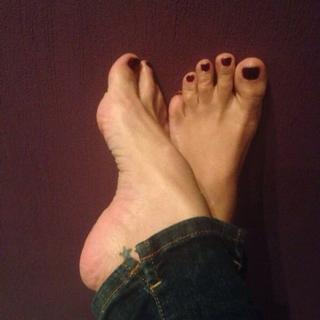 Franciely Freduzeski feet photo thumbnail