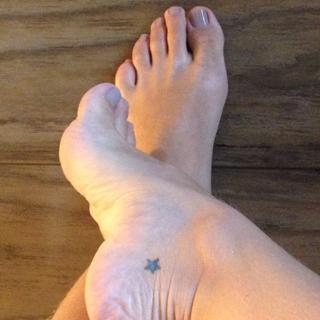 Franciely Freduzeski feet photo thumbnail