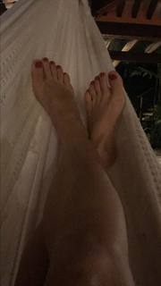 Franciely Freduzeski feet photo thumbnail