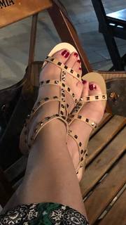 Franciely Freduzeski feet photo thumbnail