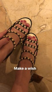 Franciely Freduzeski feet photo thumbnail
