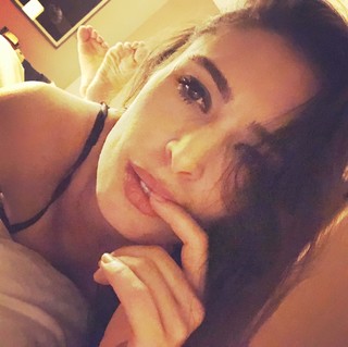 Franciely Freduzeski feet photo thumbnail