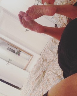 Franciely Freduzeski feet photo thumbnail