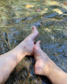 Franciely Freduzeski feet photo thumbnail