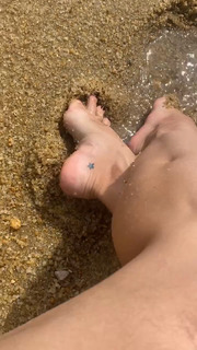 Franciely Freduzeski feet photo thumbnail