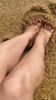 Franciely Freduzeski feet photo thumbnail