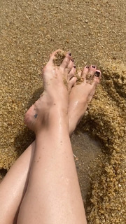 Franciely Freduzeski feet photo thumbnail