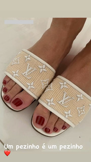 Franciely Freduzeski feet photo thumbnail