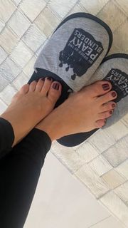 Franciely Freduzeski feet photo thumbnail