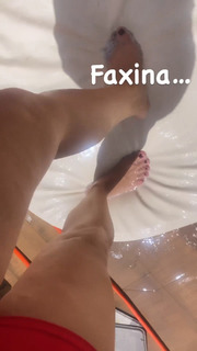 Franciely Freduzeski feet photo thumbnail