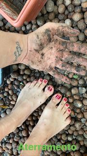 Franciely Freduzeski feet photo thumbnail