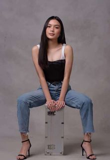 Francine Diaz feet photo 3